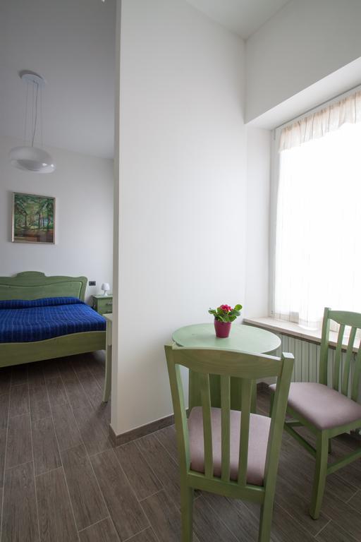 Palazzo Di Primavera Guest House Caprino Veronese Habitación foto